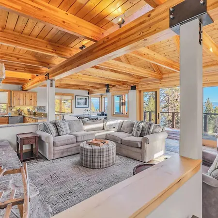 Summit And Shore Hideaway